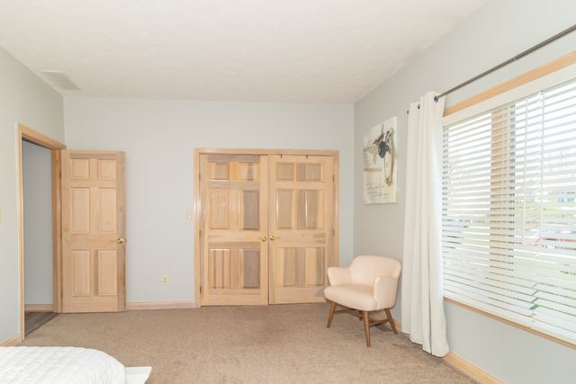 1057 N Cambridge Court, Greenfield, IN 46140