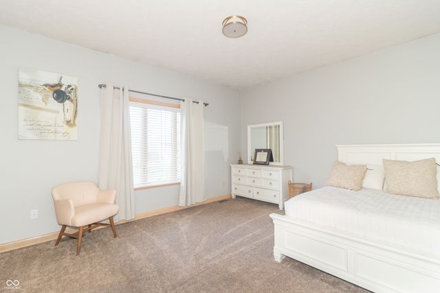 1057 N Cambridge Court, Greenfield, IN 46140