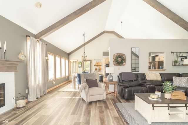 1057 N Cambridge Court, Greenfield, IN 46140