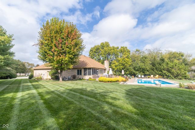 1057 N Cambridge Court, Greenfield, IN 46140