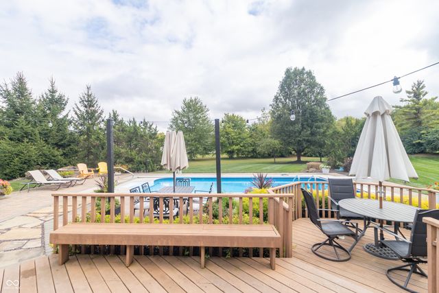 1057 N Cambridge Court, Greenfield, IN 46140