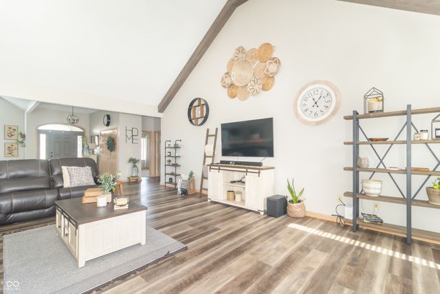 1057 N Cambridge Court, Greenfield, IN 46140