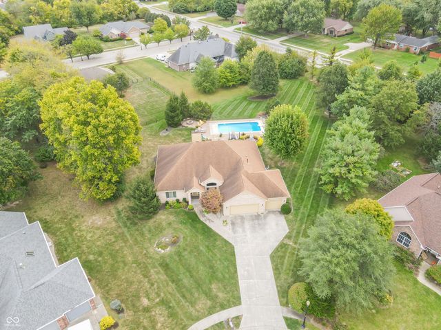 1057 N Cambridge Court, Greenfield, IN 46140
