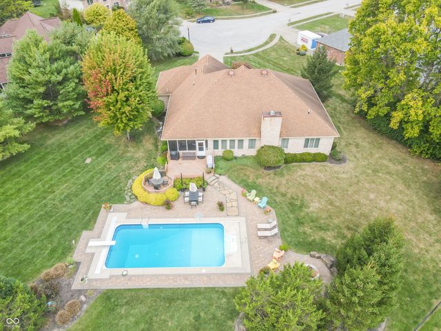 1057 N Cambridge Court, Greenfield, IN 46140