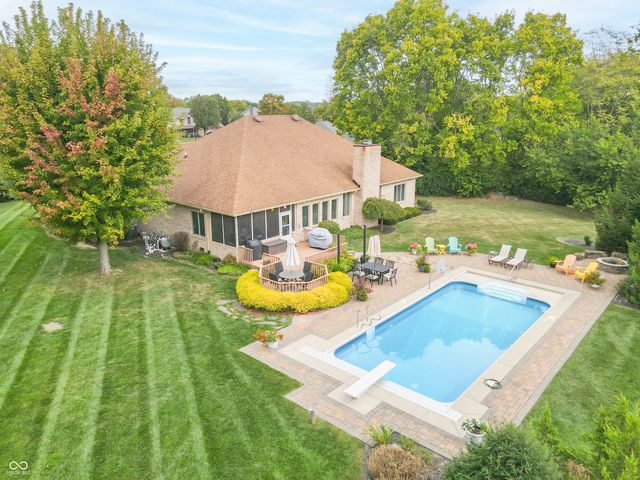 1057 N Cambridge Court, Greenfield, IN 46140