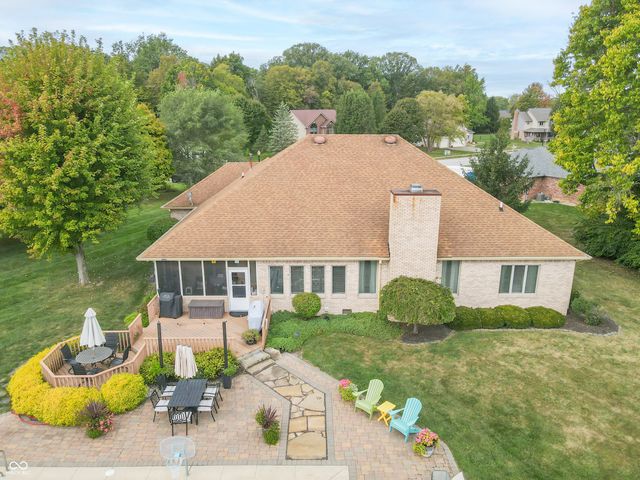 1057 N Cambridge Court, Greenfield, IN 46140