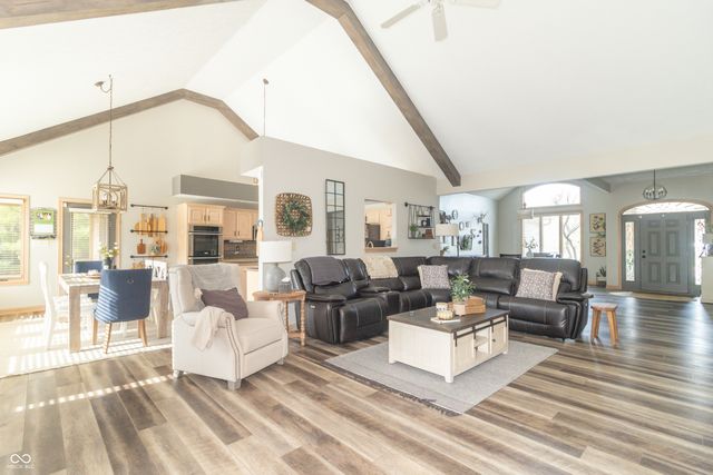 1057 N Cambridge Court, Greenfield, IN 46140