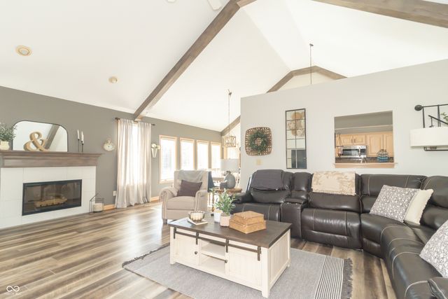 1057 N Cambridge Court, Greenfield, IN 46140