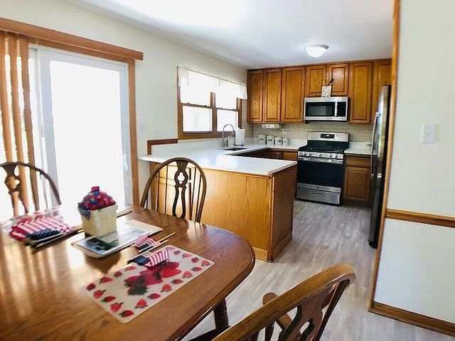 7465 W Hickory Creek Drive, Frankfort, IL 60423