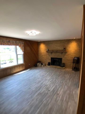 7465 W Hickory Creek Drive, Frankfort, IL 60423