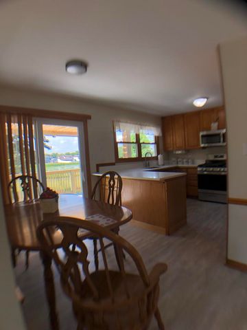 7465 W Hickory Creek Drive, Frankfort, IL 60423