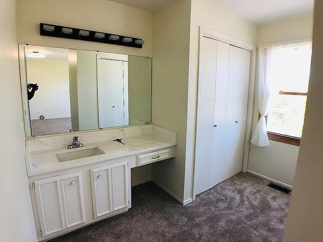 7465 W Hickory Creek Drive, Frankfort, IL 60423
