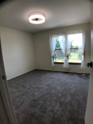 7465 W Hickory Creek Drive, Frankfort, IL 60423