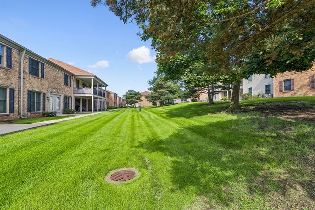 1753 Bristol Walk 1753, Hoffman Estates, IL 60169