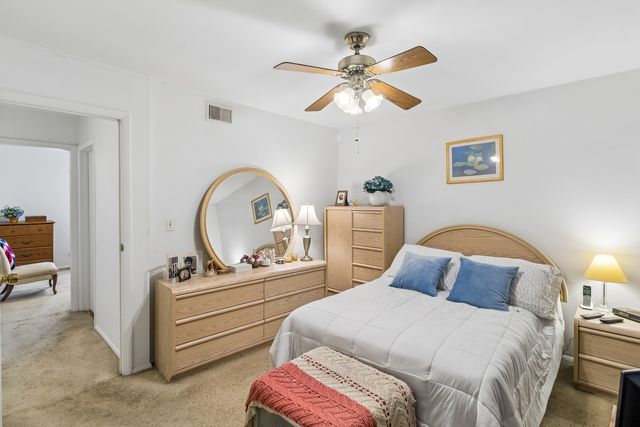 1753 Bristol Walk 1753, Hoffman Estates, IL 60169