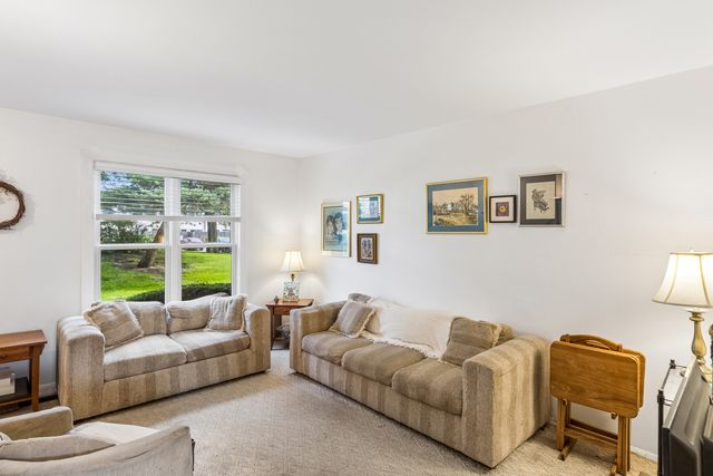 1753 Bristol Walk 1753, Hoffman Estates, IL 60169