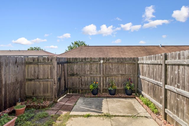 1753 Bristol Walk 1753, Hoffman Estates, IL 60169