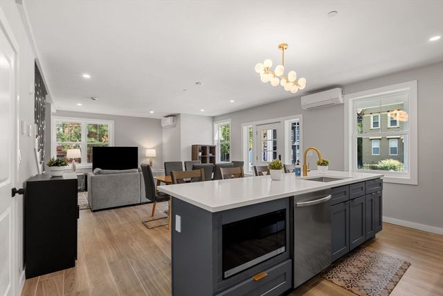 59 Perrin 3, Boston, MA 02119