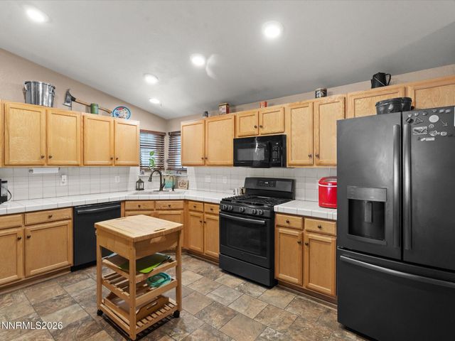 1476 Grey Bluffs Drive, Fernley, NV 89408