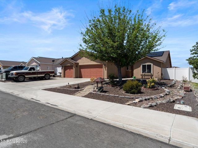1476 Grey Bluffs Drive, Fernley, NV 89408