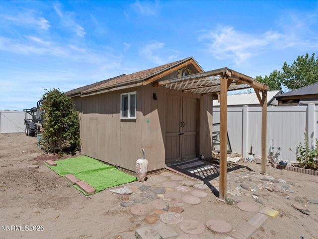 1476 Grey Bluffs Drive, Fernley, NV 89408
