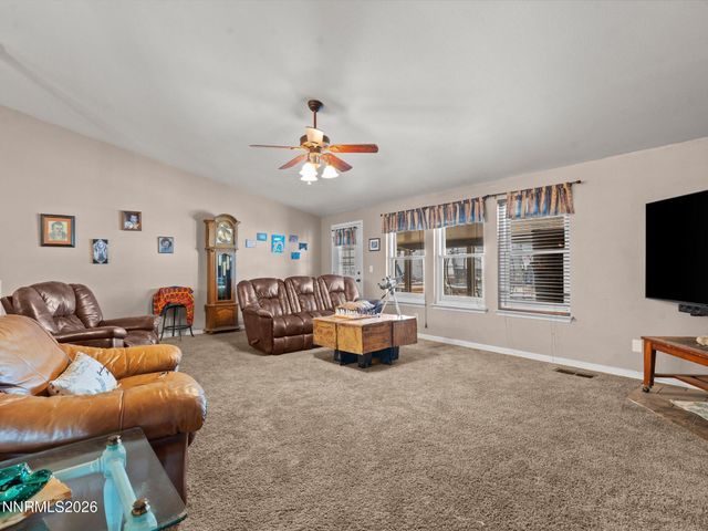 1476 Grey Bluffs Drive, Fernley, NV 89408