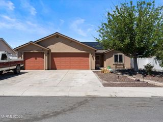1476 Grey Bluffs Drive, Fernley, NV 89408