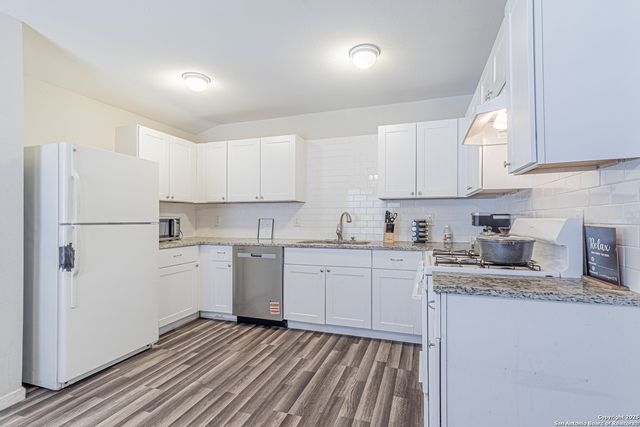 530 Valley Park Dr, San Antonio, TX 78227