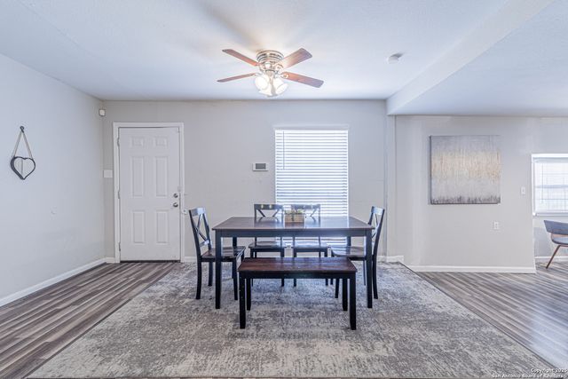 530 Valley Park Dr, San Antonio, TX 78227