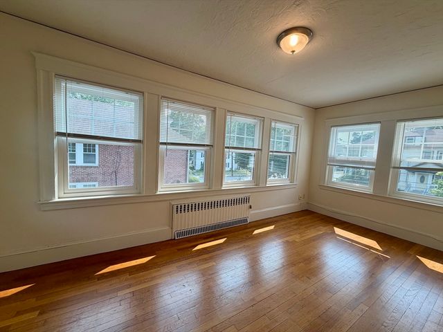 54-56 Noble Street 54-54, Newton, MA 02465