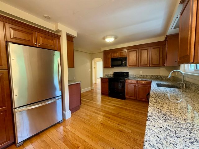 54-56 Noble Street 54-54, Newton, MA 02465