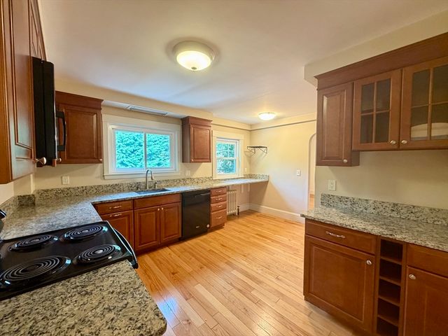 54-56 Noble Street 54-54, Newton, MA 02465