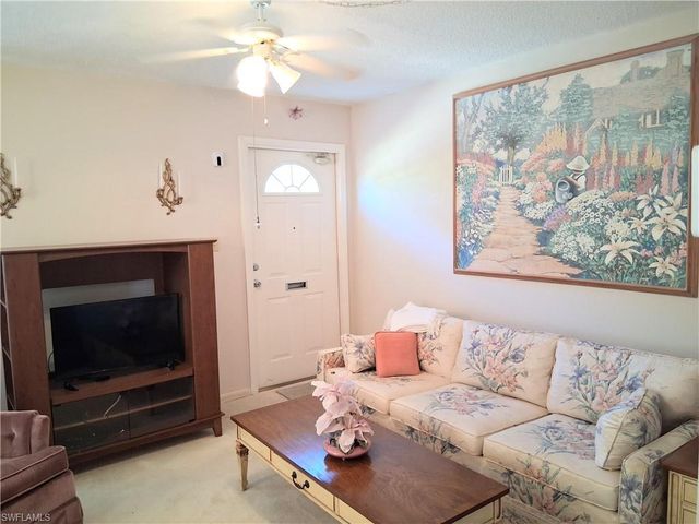 2 Tangelo CT, Lehigh Acres, FL 33936