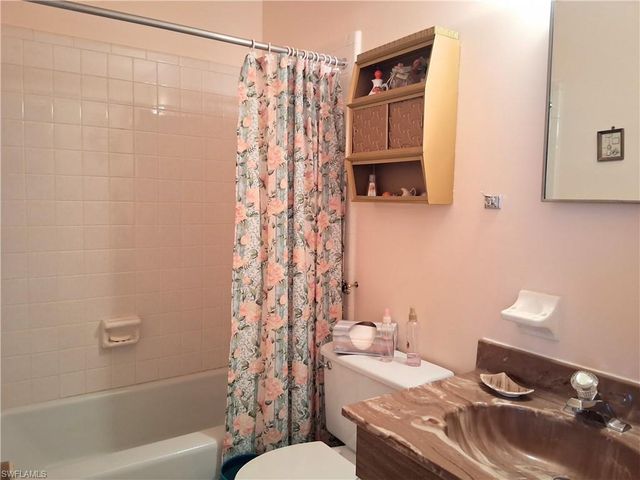 2 Tangelo CT, Lehigh Acres, FL 33936
