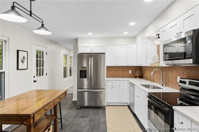 4107 Emma Lou Drive, Floyds Knobs, IN 47119