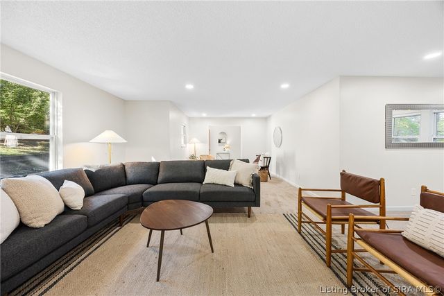 4107 Emma Lou Drive, Floyds Knobs, IN 47119