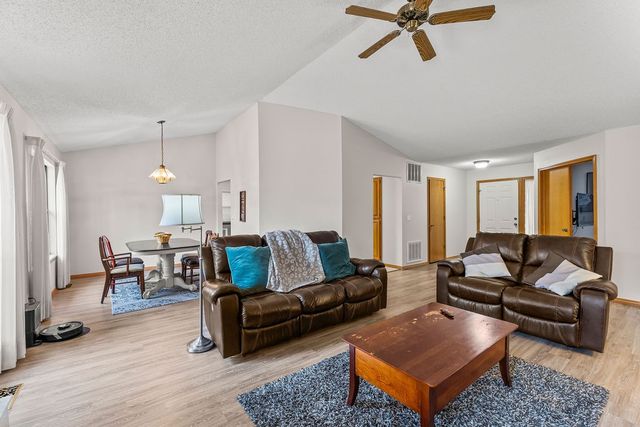 13 Coventry Drive, Bella Vista, AR 72714