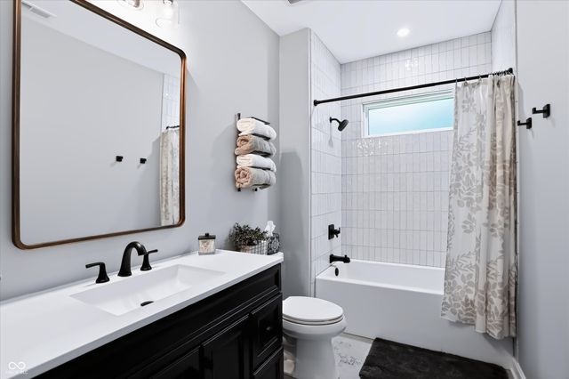 180 Hidden Glen, Greenfield, IN 46140