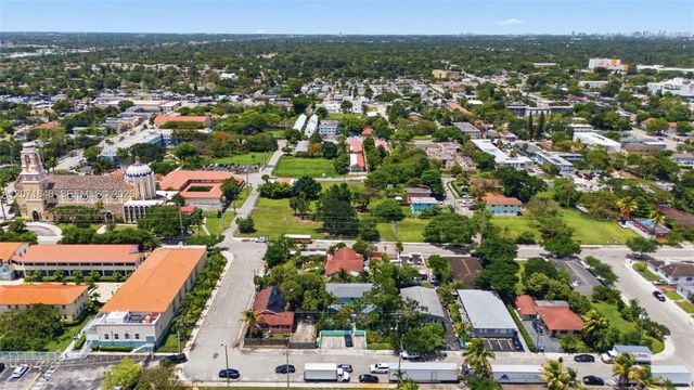 127 NW 74th Street 2, Miami, FL 33150