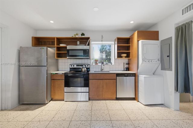 127 NW 74th Street 2, Miami, FL 33150