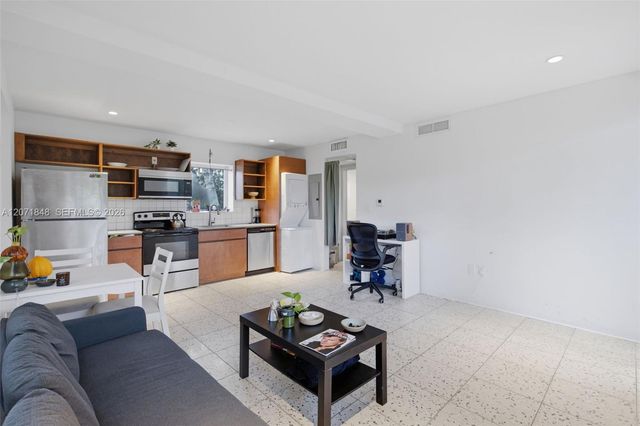 127 NW 74th Street 2, Miami, FL 33150