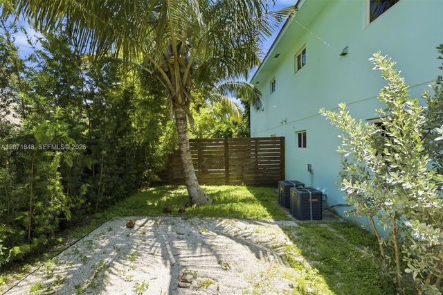 127 NW 74th Street 2, Miami, FL 33150