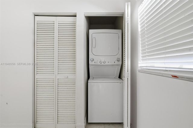 1403 NW 2nd St, Fort Lauderdale, FL 33311