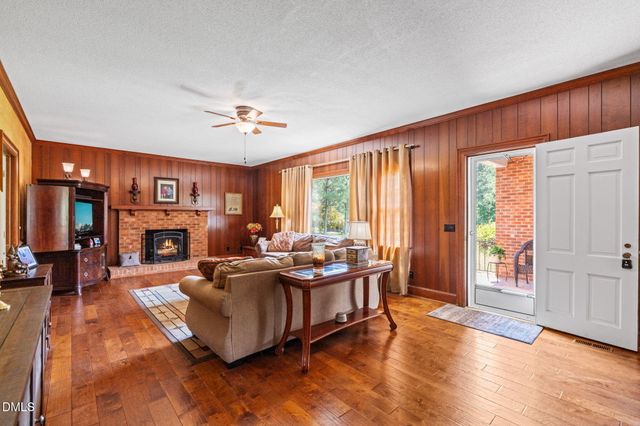 1905 Nc-50 Highway N, Benson, NC 27504