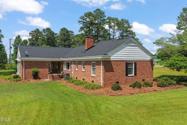 1905 Nc-50 Highway N, Benson, NC 27504