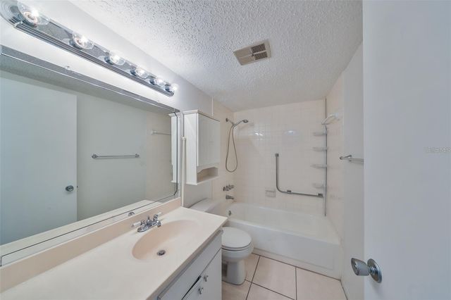 11700 PARK BOULEVARD 209, Seminole, FL 33772