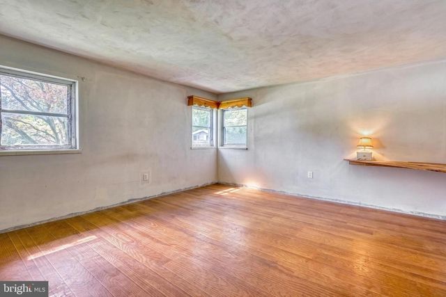 9 PINE GROVE RD, Hanover, PA 17331
