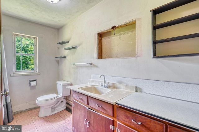 9 PINE GROVE RD, Hanover, PA 17331