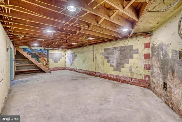 9 PINE GROVE RD, Hanover, PA 17331
