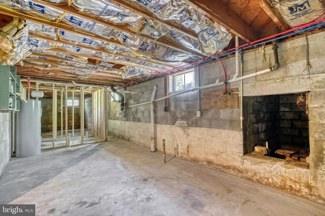 9 PINE GROVE RD, Hanover, PA 17331
